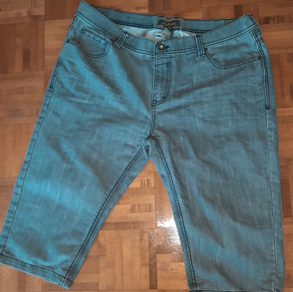 Big Tall shorts -waist 42 - Picture 1 of 2